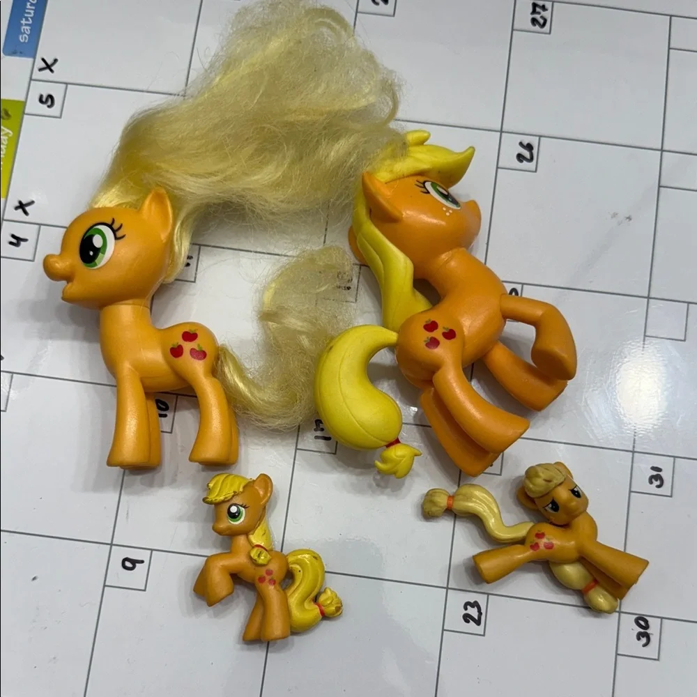 My Little Pony Applejack Figures Set in Yellow and Orange